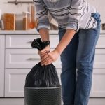 Kenapa Plastik Sampah Hitam Besar Wajib Ada di Rumah dan Kantor?